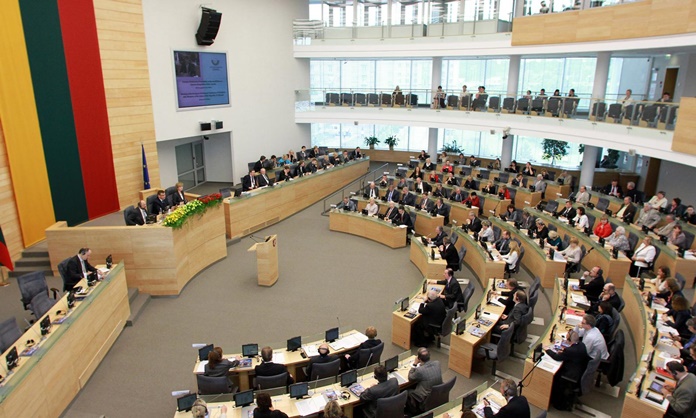Seimas atidėjo maksimalių sveikatos priežiūros paslaugų teikimo terminų įsigaliojimą