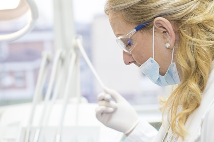 Medicininės kaukės gali sumažinti infekcijų plitimą