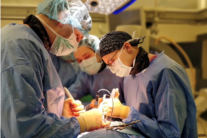 Santaros klinikose turintys didelio laipsnio stuburo iškrypimus, gali sulaukti chirurginės pagalbos